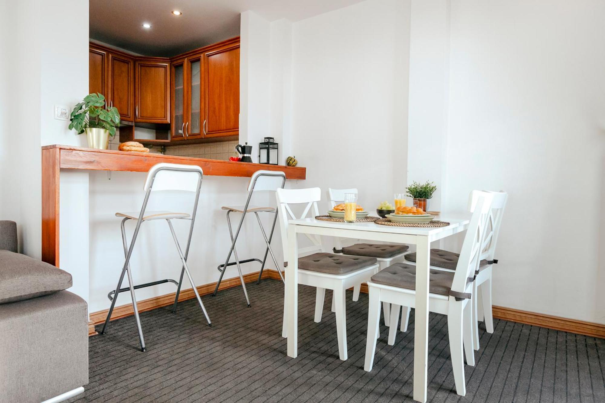 ורשה Plac Konstytucji 6 Orange - Apartament Dla 4 Osob - Bezplatny Parking - Free Parking - Piekny Widok Na Panorame Warszawy מראה חיצוני תמונה