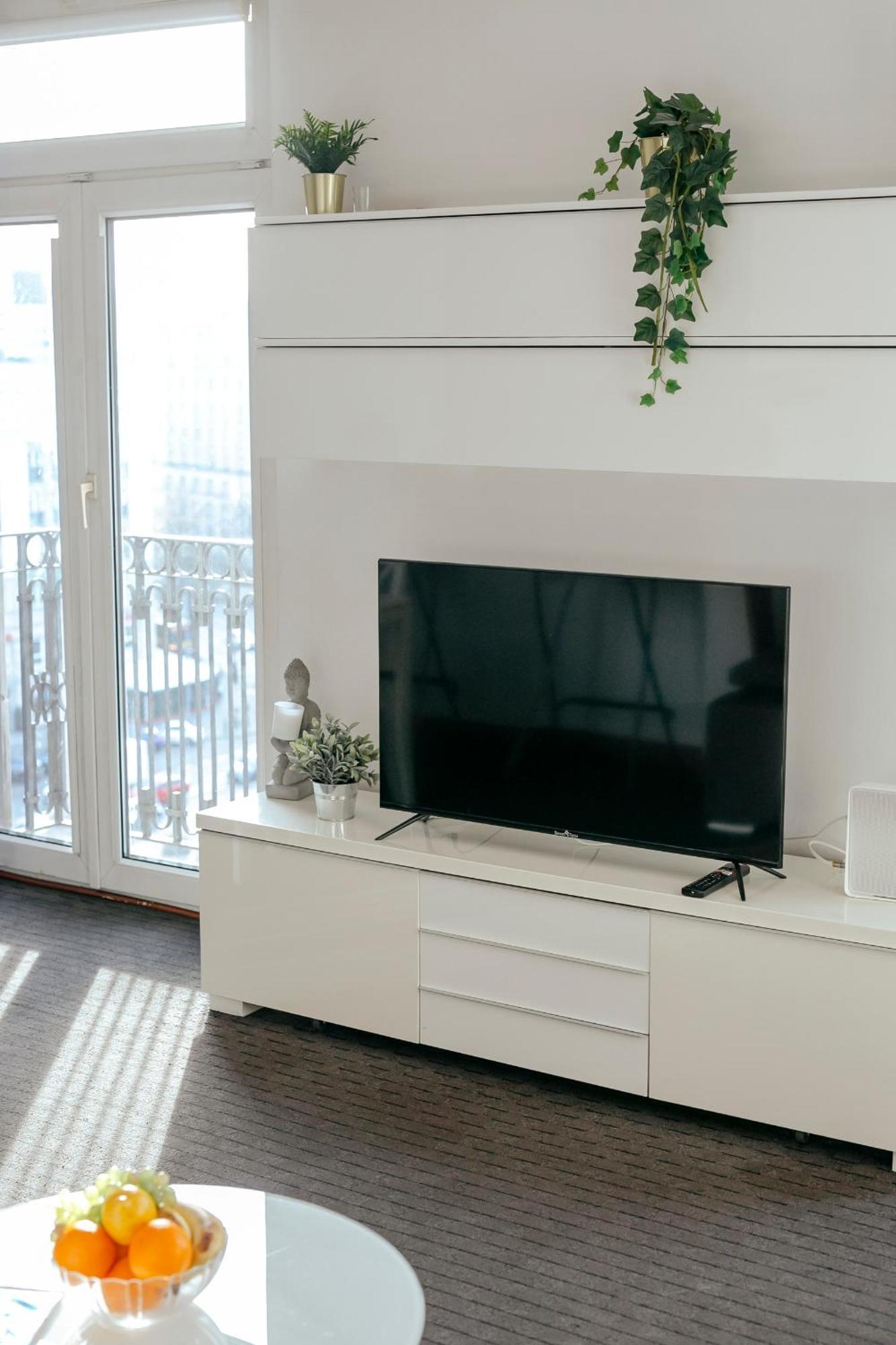 ורשה Plac Konstytucji 6 Orange - Apartament Dla 4 Osob - Bezplatny Parking - Free Parking - Piekny Widok Na Panorame Warszawy מראה חיצוני תמונה